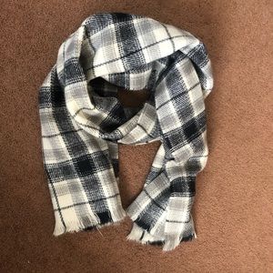 H&M Winter Plaid Scarf